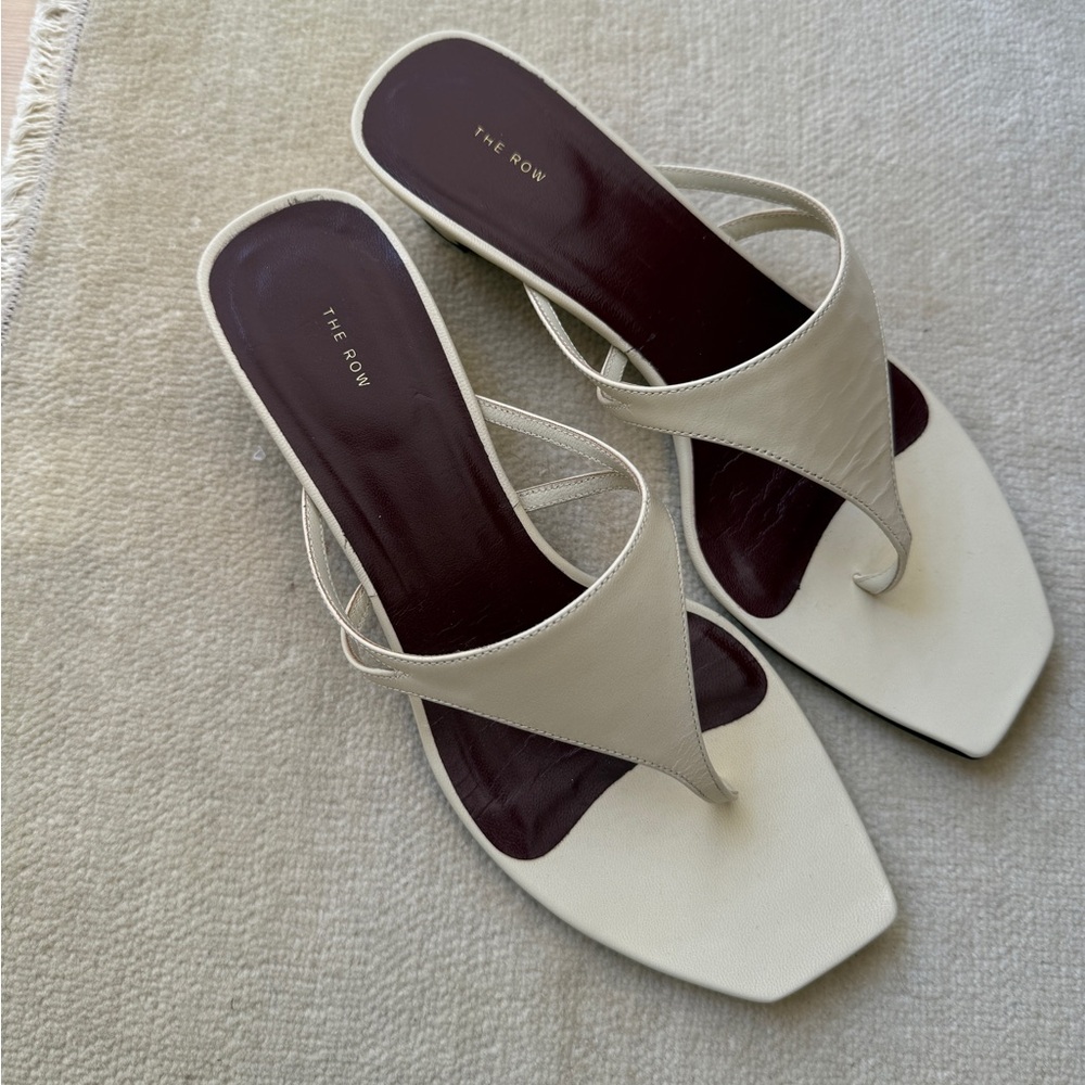 The Row Graphic Thong Sandals - Picture 2 of 7